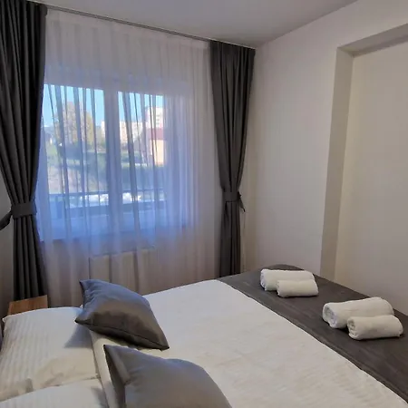 Afrodita Lux East Sarajevo 公寓